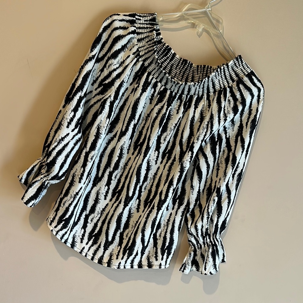 Patrizia Luca Black and White Smocked 3/4 Sleeve Blouse